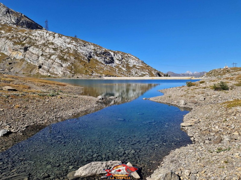 Le côté est du lac de Sanetsch., Lac de Sénin, Savièse, Valais Central