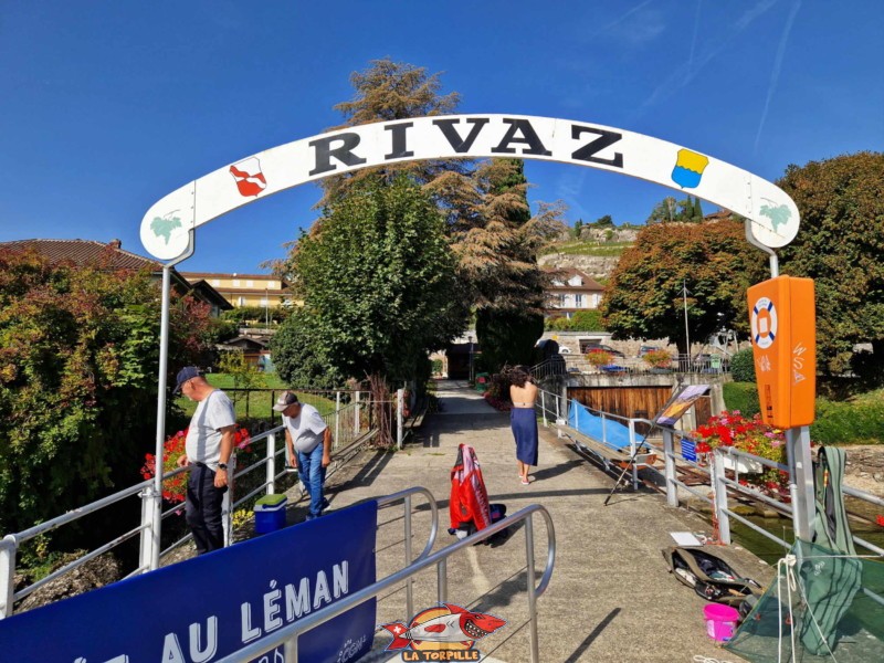 Le débarcadère de Rivaz depuis l'accès bateau.