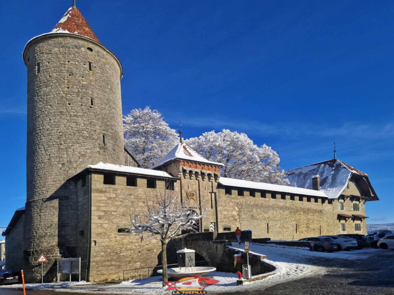 Le château médiéval de Romont. Le château médiéval de Romont.