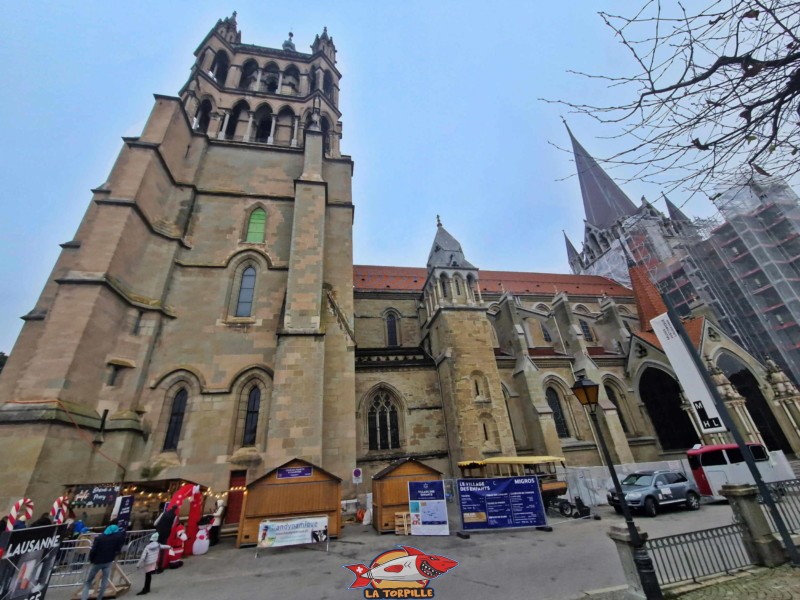 La cathédrale depuis l'entrée du musée historique.