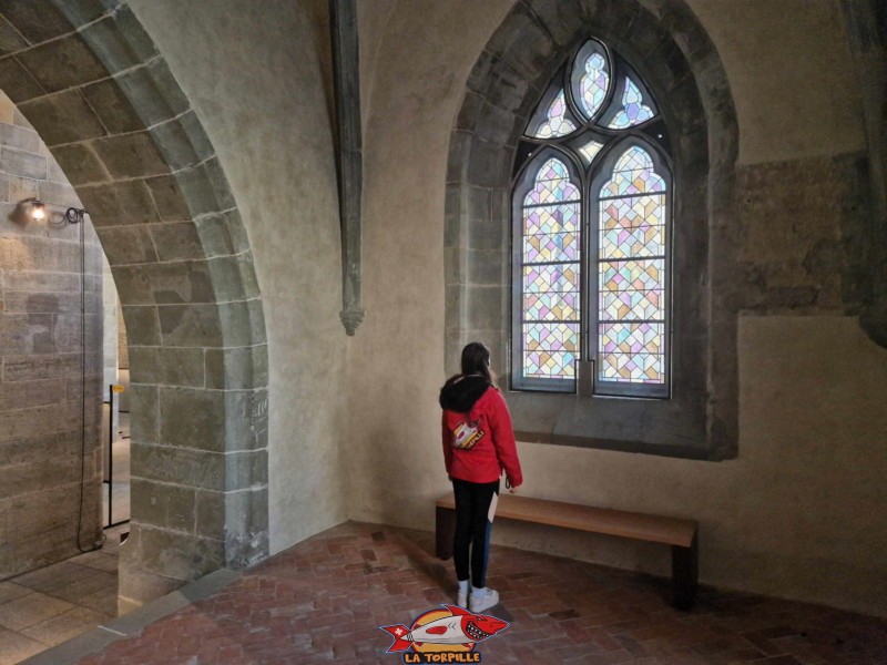 Un vitrail de la chapelle. Abbatiale de Payerne, canton de Vaud.