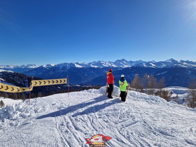 La deuxième épingle avec le très joli point de vue. Piste de luge d'hiver des Rousses, domaine skiable d'Anzère, Ayent.