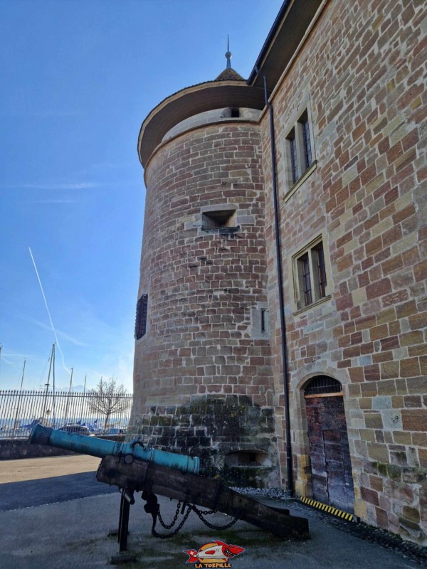 La tour ouest, château de Morges, lac Léman, Suisse