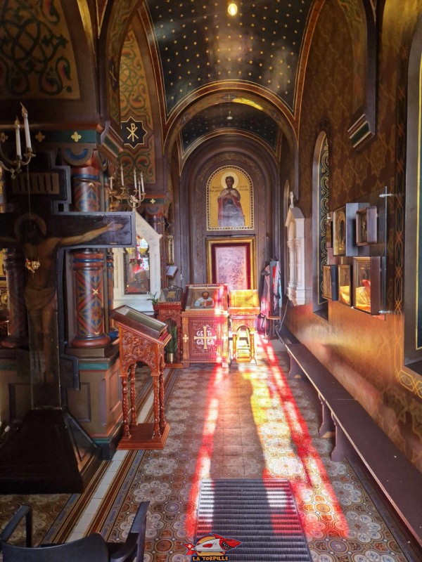 Bas-côtés, intérieur, Eglise orthodoxe russe de Genève.