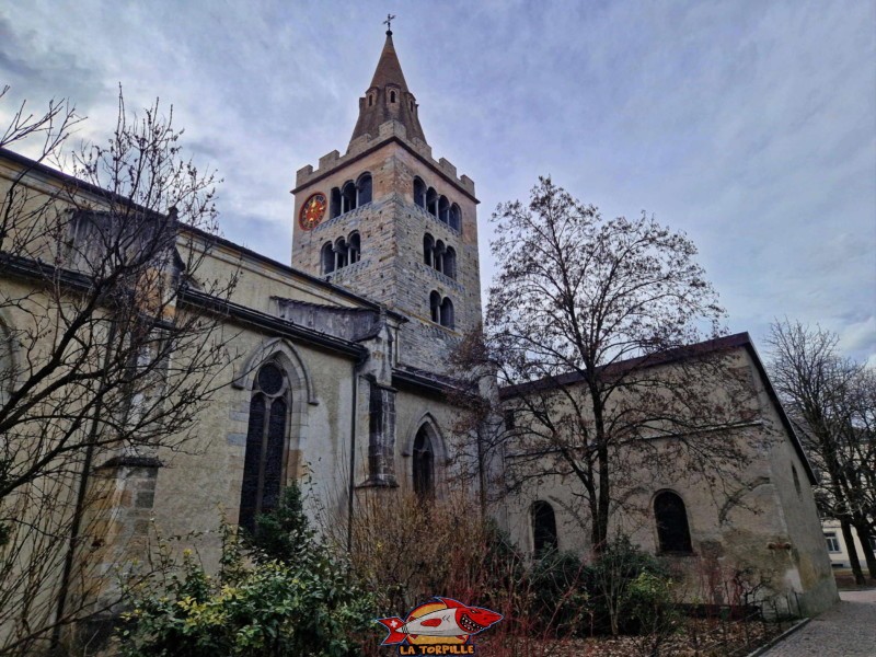 Côté Nord. La cathédrale Notre-Dame du Glarier, Sion, Valais, Suisse.