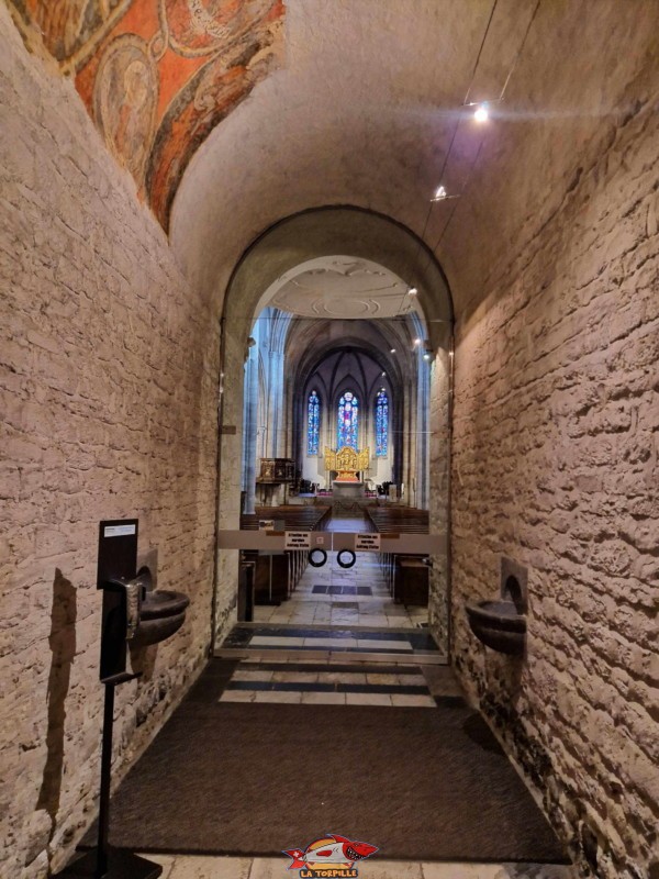 Entrée. La cathédrale Notre-Dame du Glarier, Sion, Valais, Suisse.