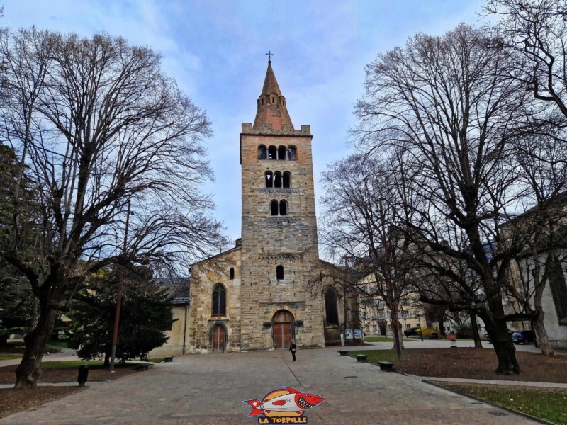 Côté Ouest. La cathédrale Notre-Dame du Glarier, Sion, Valais, Suisse.