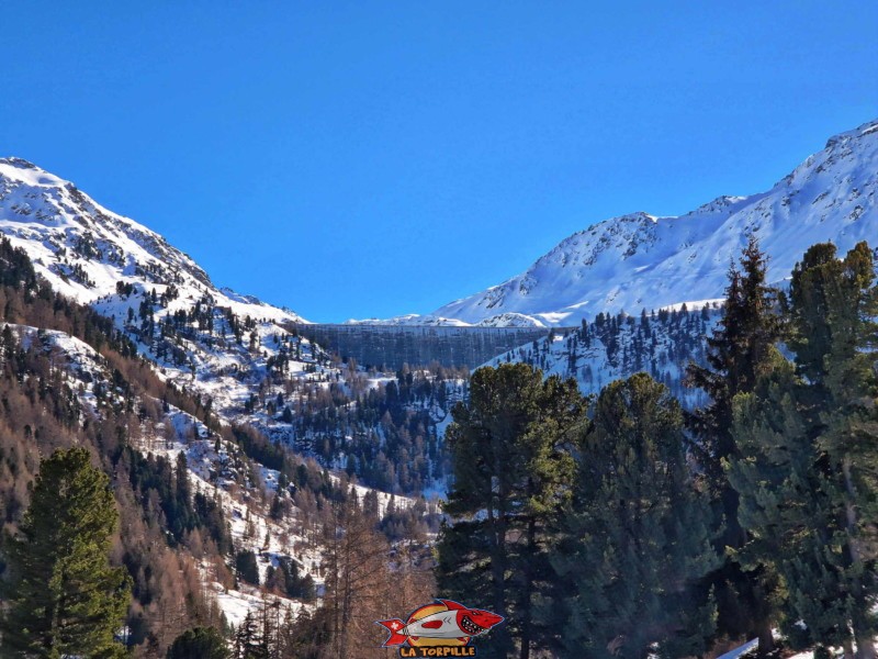 Montée, La vue sur le barrage de Cleuson depuis le télésiège de Tortin, Télésiège de Tortin, Luge d'hiver à Siviez, Nendaz, domaine des 4 vallées.