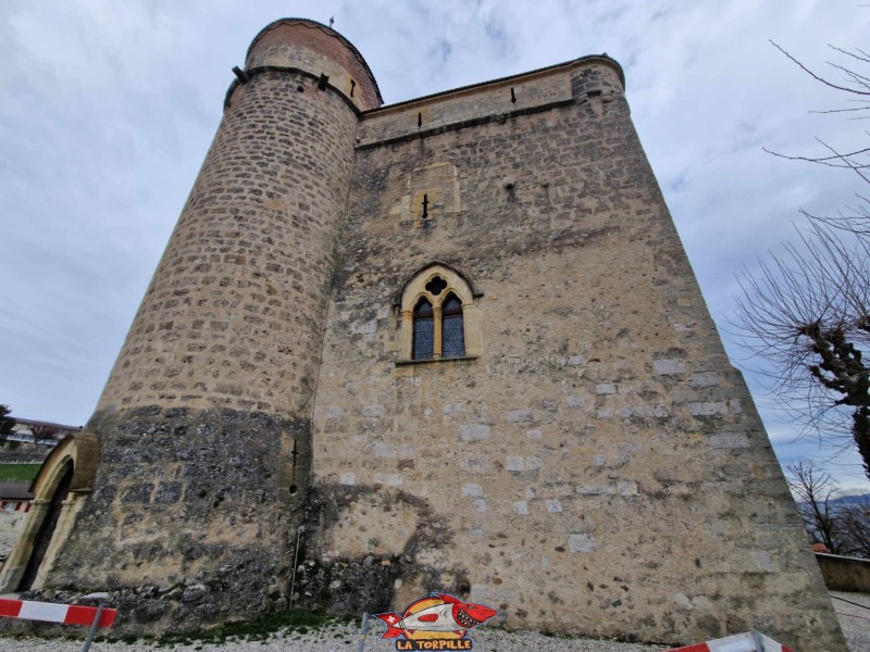 Façade, pied du château, côté ouest,Le côté ouest avec la tour ouest. Château de Grandson, Région Jura-Nord vaudois, Vaud, Suisse