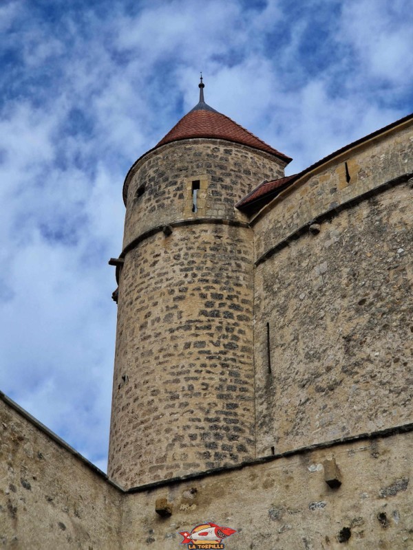 La tour côté gauche. Château de Grandson, Région Jura-Nord vaudois, Vaud, Suisse