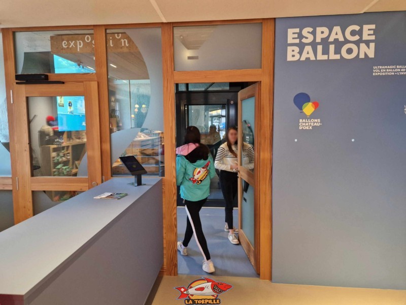 L'entrée dans l'Espace Ballon depuis la réception. Espace Ballon, Château d'Oex, Pays-d'Enhaut, Vaud. Suisse.