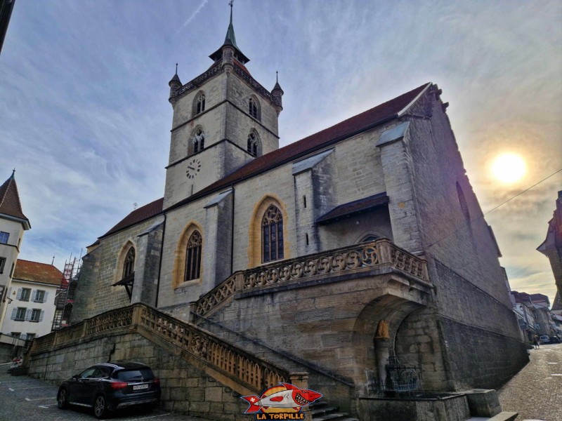 Côté Nord-Ouest. Collégiale Saint-Laurent d'Estavayer-le-Lac, église catholique, broye, canton de Fribourg.