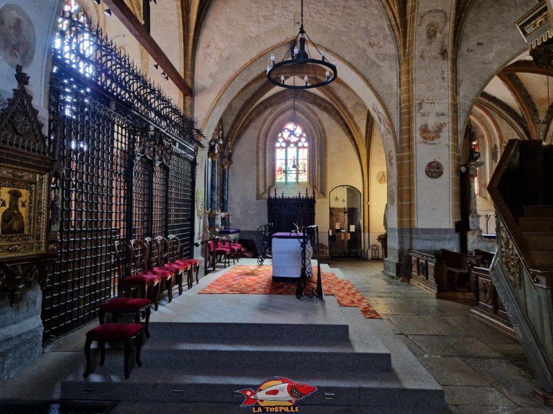 Croisée. Collégiale Saint-Laurent d'Estavayer-le-Lac, église catholique, broye, canton de Fribourg.