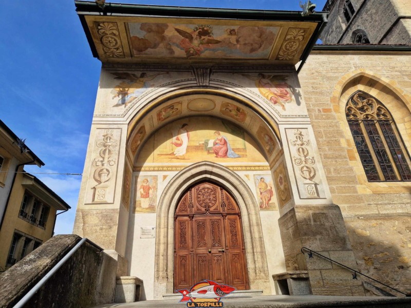 Porche. Collégiale Saint-Laurent d'Estavayer-le-Lac, église catholique, broye, canton de Fribourg.