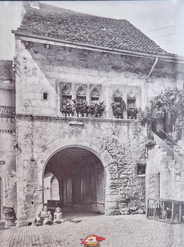 La maison de la dîme en 1907. Musée d'Estavayer et ses Grenouilles, Broye, Canton de Fribourg.
