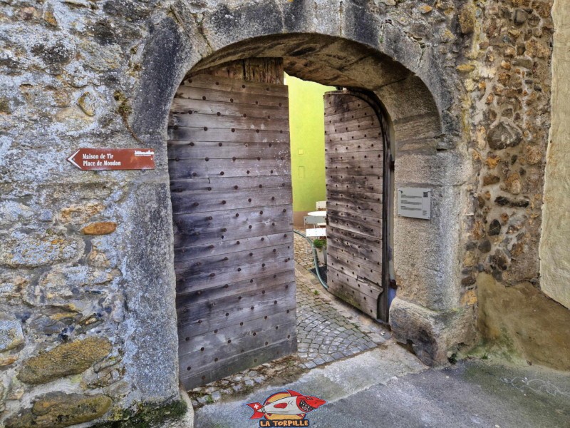 Porte de la Rochette, extérieur