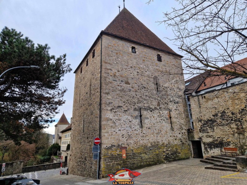 La tour des Religieuses, et, en arrière-pan, la tour de Savoie. Monastère des Dominicaines, Estavayer-le-Lac, Broye, Canton de Fribourg.