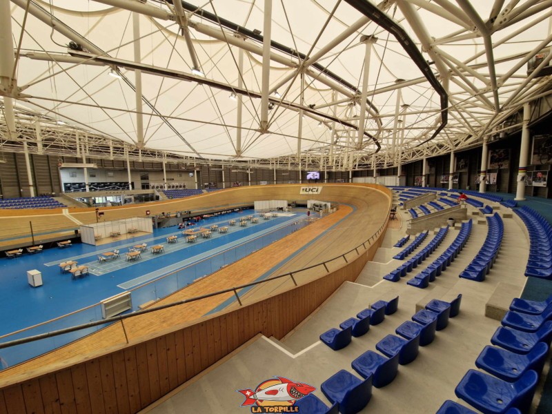 Côté Nord, Vélodrome. Centre mondial du Cyclisme (CMC) de l'UCI (Union Cycliste international) à Aigle, canton de Vaud.