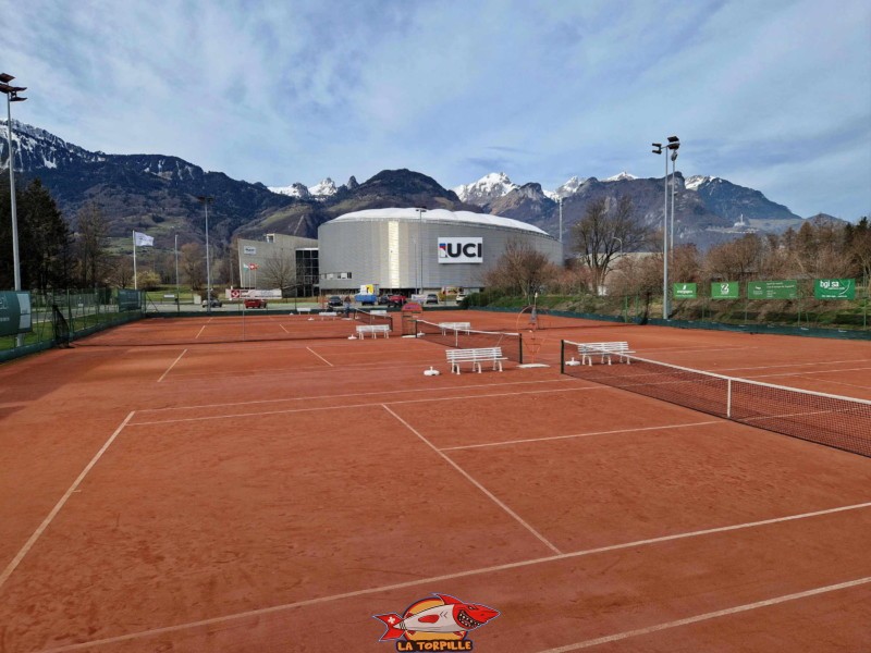 La vue en direction du siège de l'UCI. TC tennis padel Aigle.