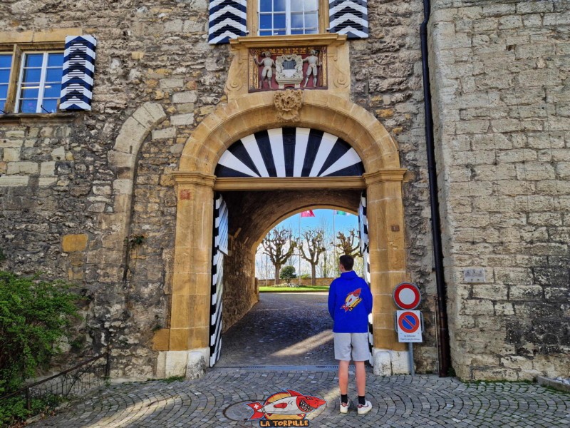 L'entrée du château.