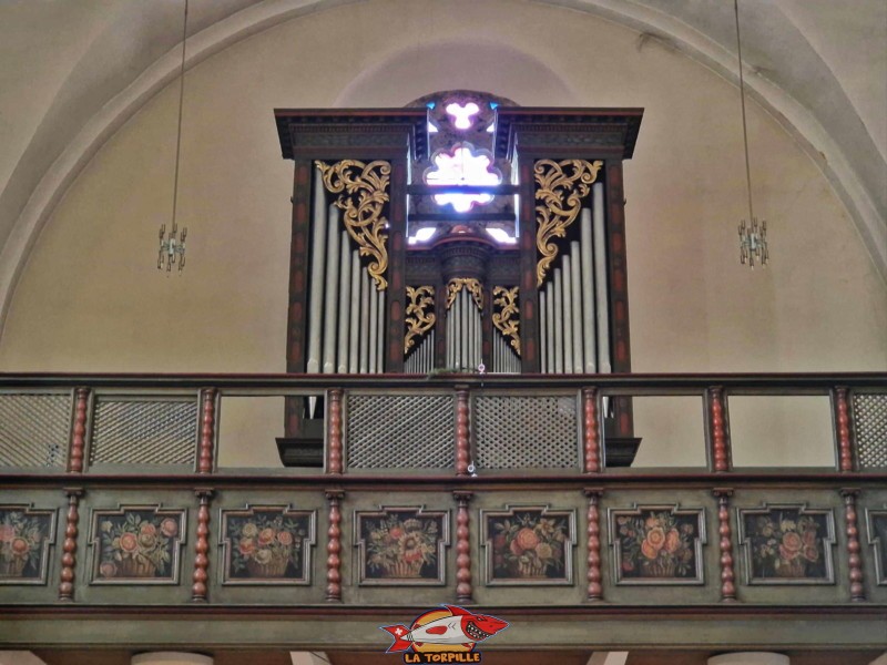 La tribune et l'orgue. Église St-Théodule, Sion, Valais. Suisse.