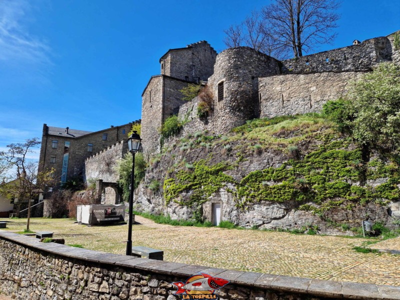 Le château de la Majorie et le musée d'art du Valais, le long de la rue des Châteaux.