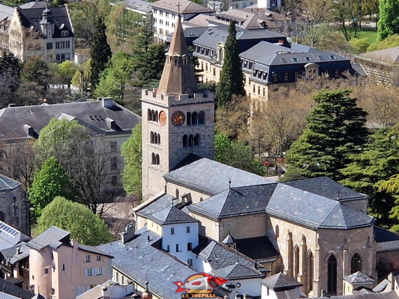 La cathédrale Notre-Dame du Glarier de Sion.  Forteresse, château, basilique de Valère, Sion, Valais.