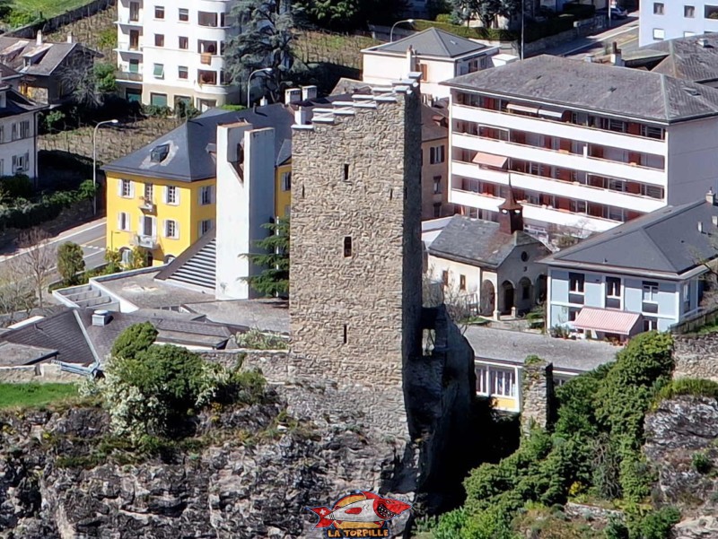 La Tour du chien, à l'extrémité est du château de la Majorie. Forteresse, château, basilique de Valère, Sion, Valais.