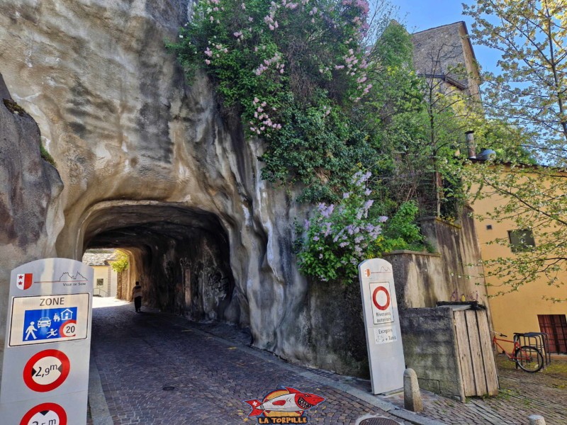 Le tunnel qui passe sous la Majorie.