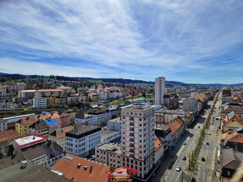 Vue direction sud. Terrasse panoramique, zone ouest. Tour Espacité, La Chaux-de-Fonds, Canton de Neuchâtel.