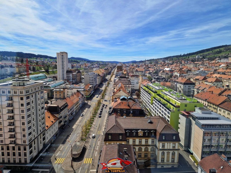 Vue direction sud-ouest. Terrasse panoramique, zone ouest. Tour Espacité, La Chaux-de-Fonds, Canton de Neuchâtel.