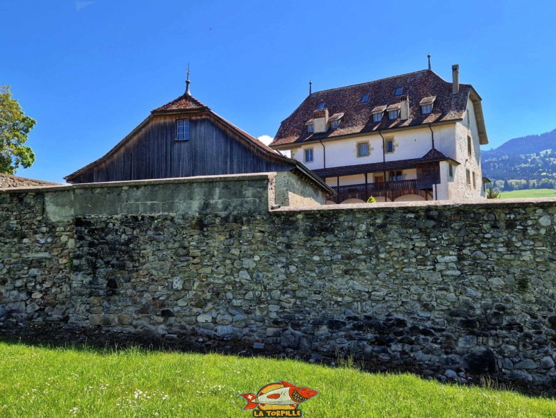 Vue depuis l'Ouest, château de Corbières