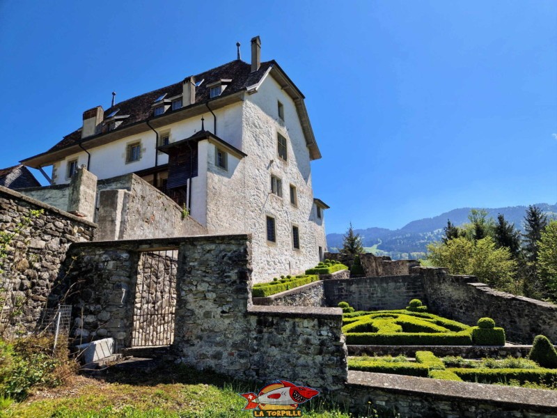 Vue depuis l'Ouest, château de Corbières