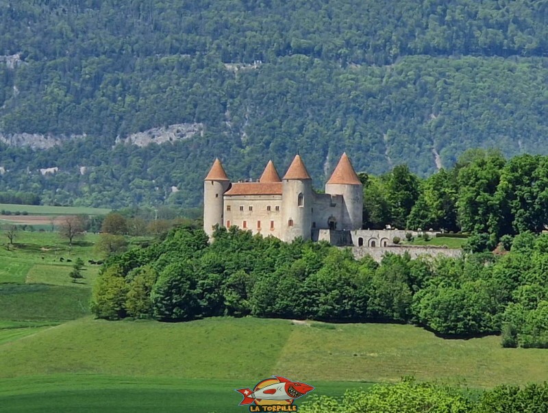 Sud Éloigné. Le château de Champvent, canton de Vaud.