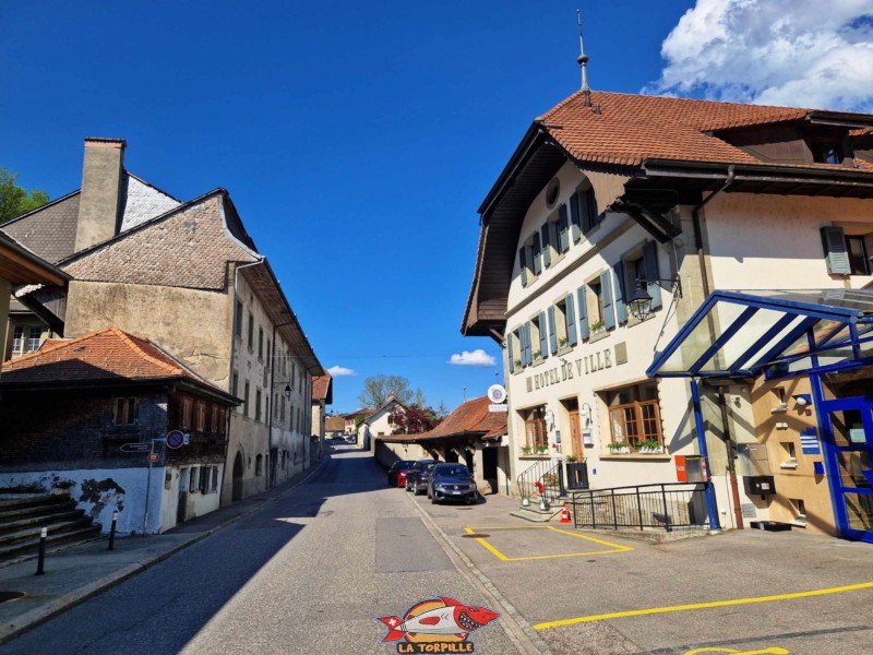 La ville de Rue se trouve en contrebas et au sud du château.