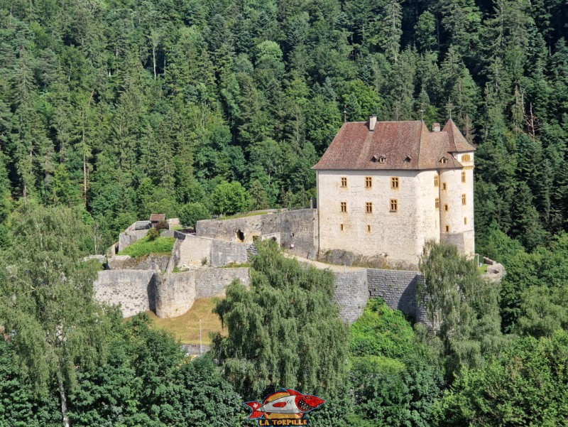 Vue depuis l'ouest. Château de Valangin, canton de Neuchâtel.