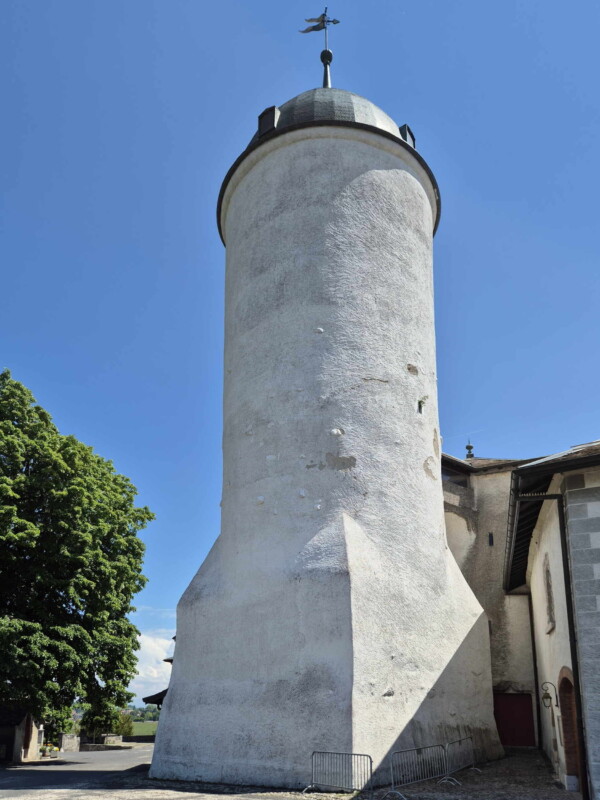 Le château depuis le côté ouest.
