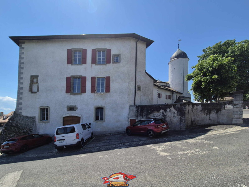 La vue sur le château depuis le côté est.