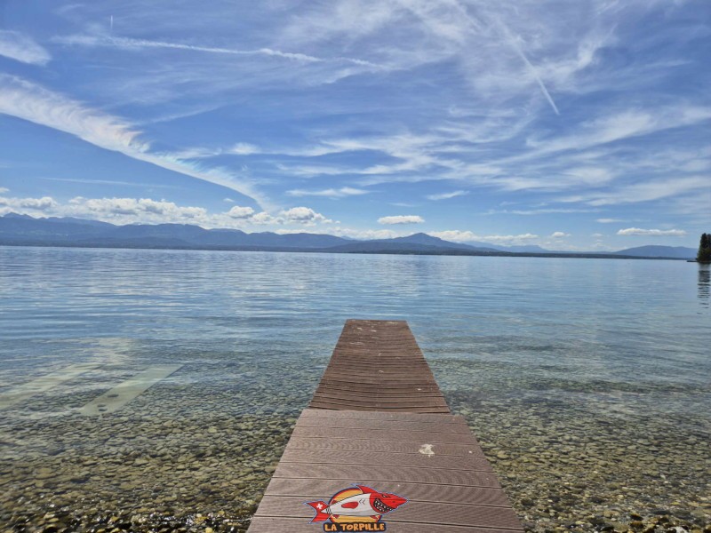 Le milieu de la plage de Fleur d'Eau. Bursinel, Rolle, Léman, canton de Vaud.