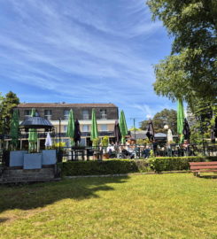 🏖️ Plage de la Falaise – Gland