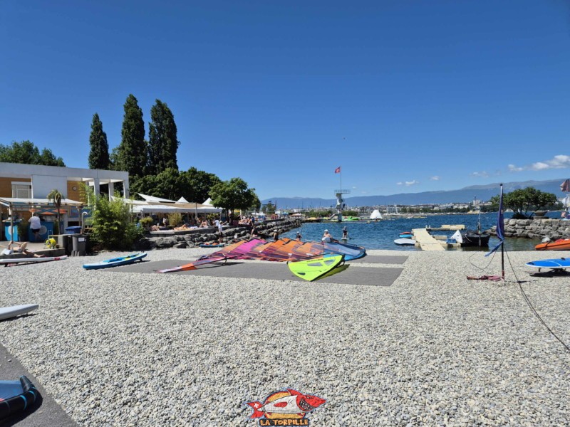 Zone Windsurf & Paddles. Tropical Corner, Cologny, rive gauche rade de Genève.