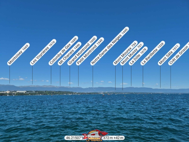 Le panorama, direction nord-ouest, depuis Tropical Corner, vers la chaine du Jura. Notre-Dame des Neiges, La Dôle, Grand Montrond. Le panorama, direction nord-ouest, depuis Tropical Corner, vers la chaine du Jura. Notre-Dame des Neiges, La Dôle, Grand Montrond.