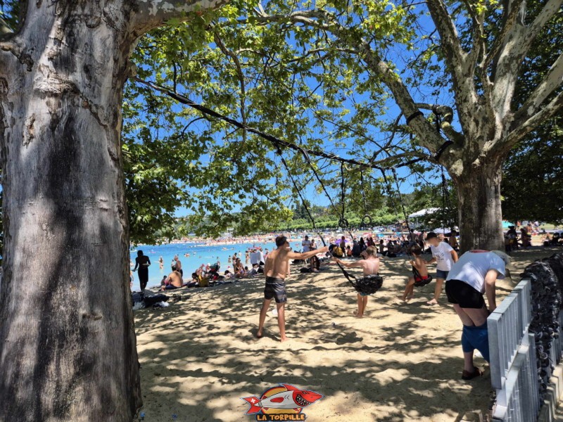 Baby-Plage au niveau de la partie ombragée de la plage. Genève, Eaux-Vives.