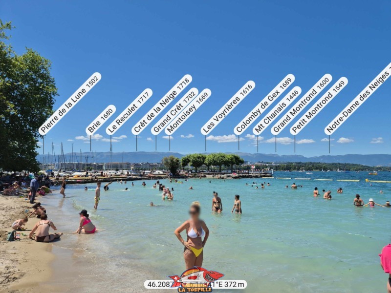 La vue, direction nord-ouest, depuis Baby-Plage, vers la chaine du Jura. Pierre de la Lune, Crêt de la Neige, Grand Montrond, Notre-Dame des Neiges. La vue, direction nord-ouest, depuis Baby-Plage, vers la chaine du Jura. Pierre de la Lune, Crêt de la Neige, Grand Montrond, Notre-Dame des Neiges.