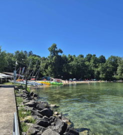 🌊🏖️ Base Nautique et Plage Les Vikings – Yvonand