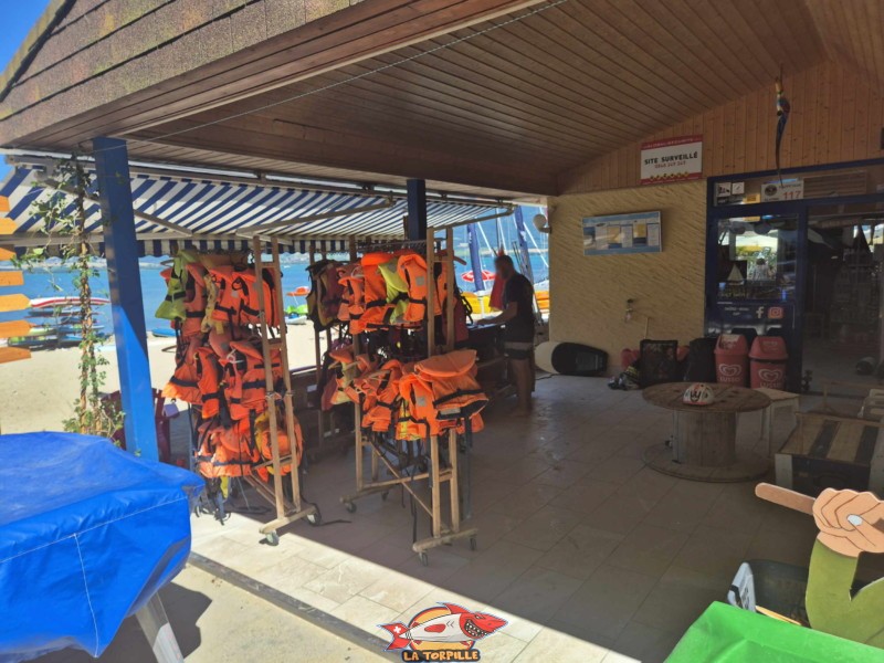 Réception. Plage et base nautique, les Vikings, Yvonand, lac de Neuchâtel.