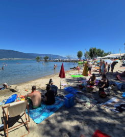 🌊🏖️ Base Nautique et Plage Les Vikings – Yvonand