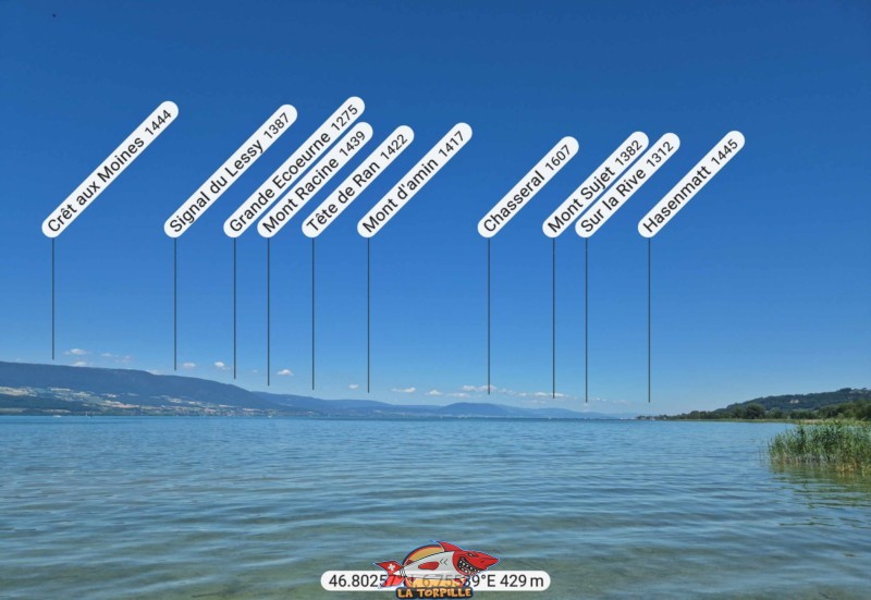 Le panorama, direction nord-nord-est, depuis la plage de la Petite Amerique d'Yvonand. Tête de Ran, Mont d'Amin, Chasseral, Mont Sujet.