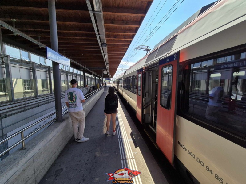 La montée dans le train.