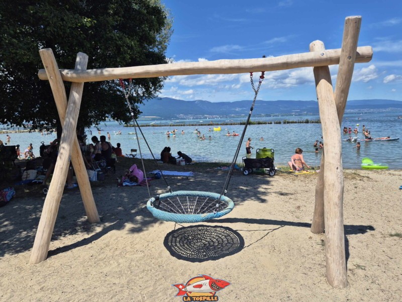 La place de jeux, nouvelle plage d'estavayer-le-lac, canton de Fribourg, lac de neuchâtel